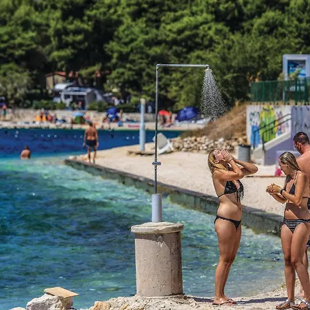 Lägenhet Awesome In Okrug Gornji Trogir