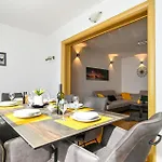 Awesome In Okrug Gornji Appartamento *