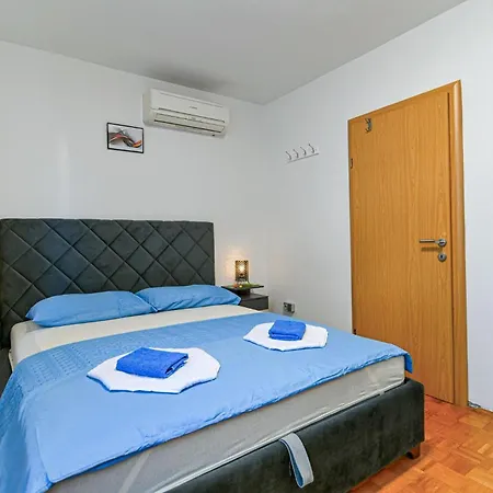 Awesome In Okrug Gornji Apartman Trogir
