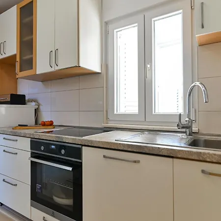 Awesome In Okrug Gornji * تروغير