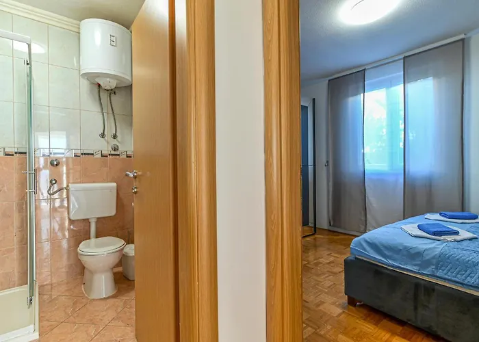 Apartment Awesome In Okrug Gornji *